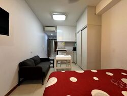 1 Canberra (D27), Condominium #618198311